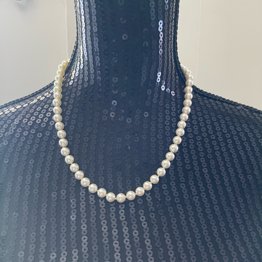 Vintage Single Strand Faux Pearl Necklace